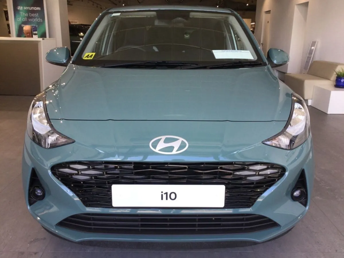 Hyundai i10 Deluxe Plus 1.0 Petrol - Immediate De - Image 4