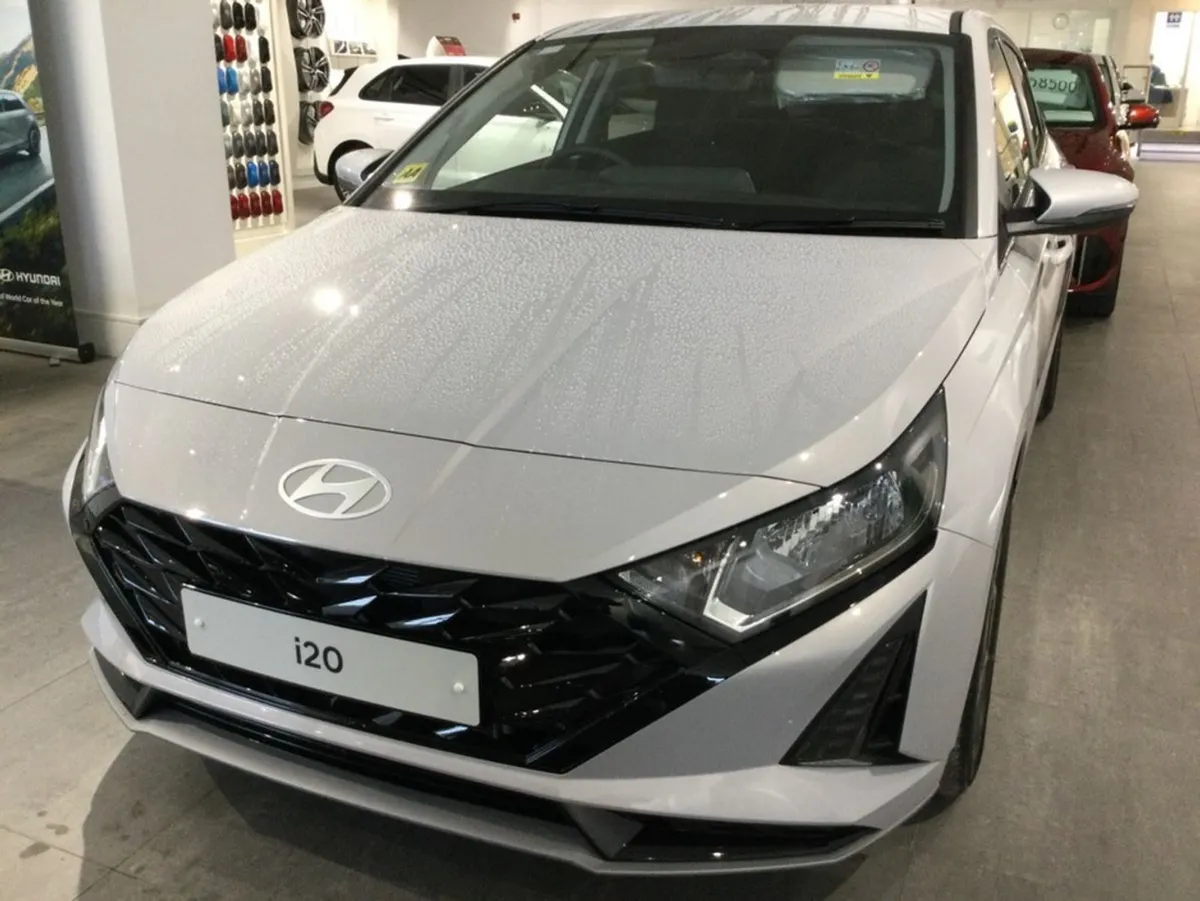 Hyundai i20 1.0 Deluxe Plus Automatic - Image 4