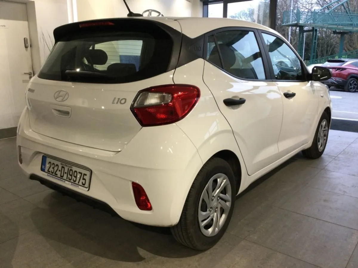 Hyundai i10 1.0 Classic - Demo Model - Warranty A - Image 3