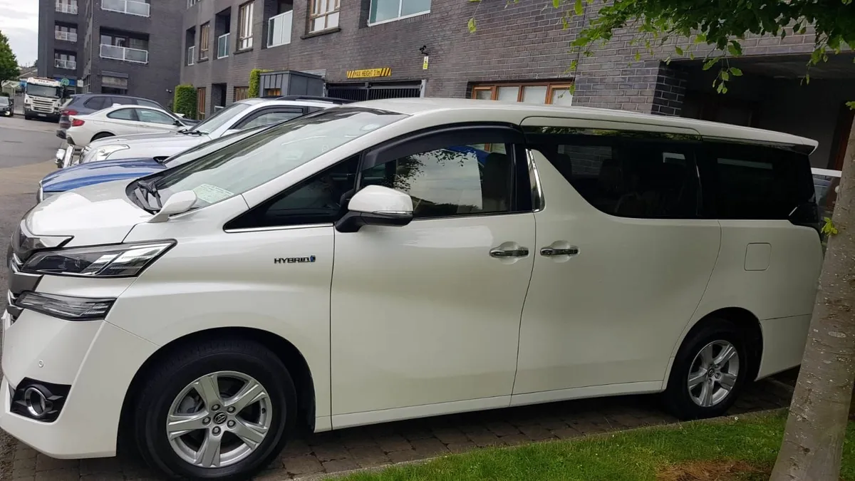 Toyota Vellfire 2016/2017 Fresh import - Image 2