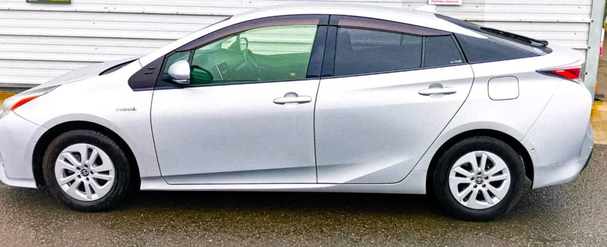 Toyota Prius Hybrid  Low Mileage 🚗2017