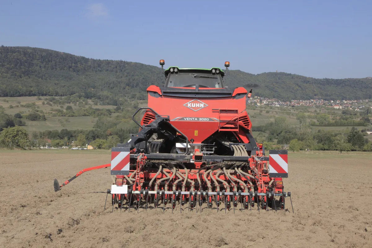 KUHN VENTA Mounted Seed Drill - Image 3