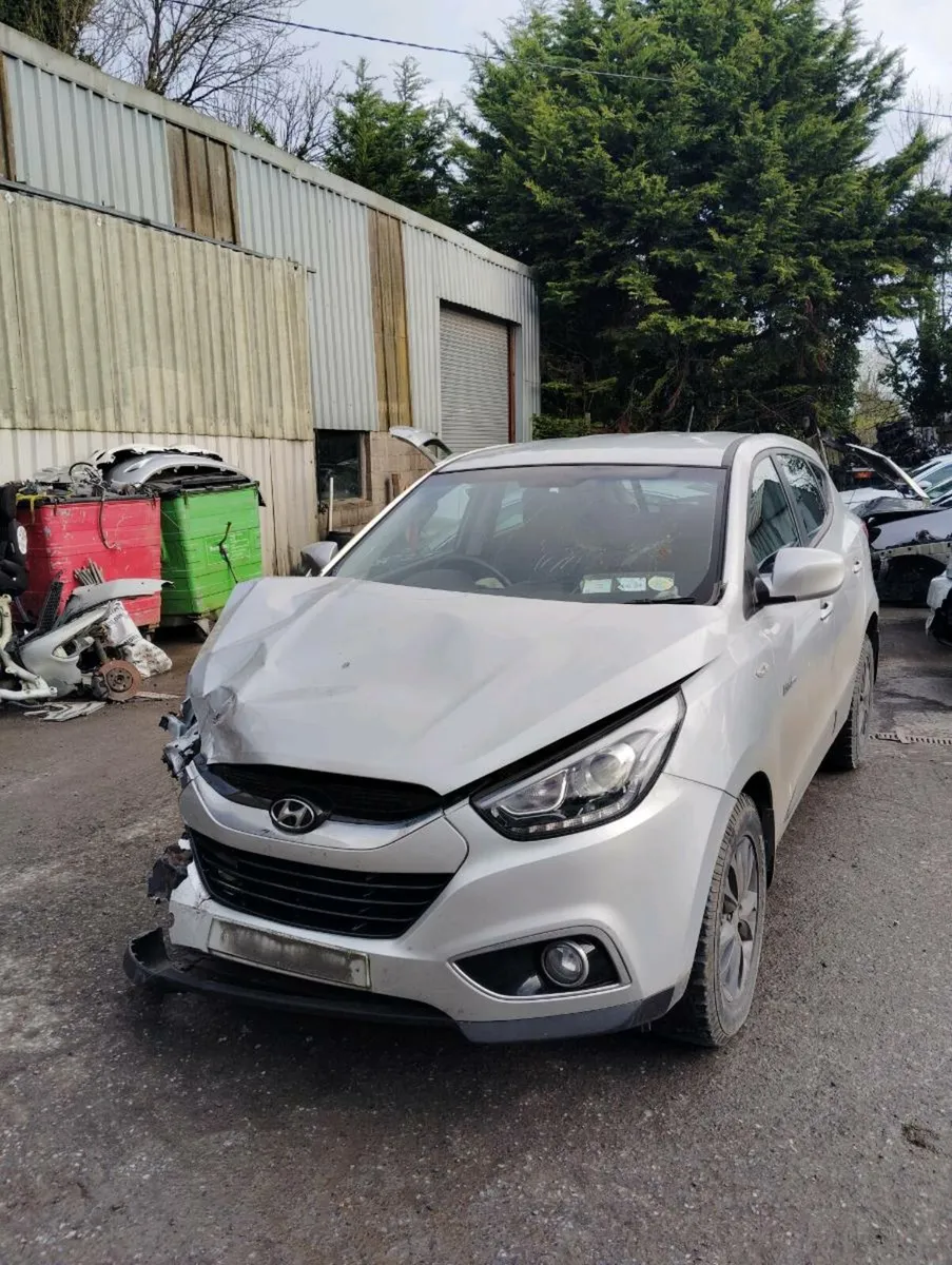 Breaking Hyundai ix35 2013 1.7crdi - Image 1