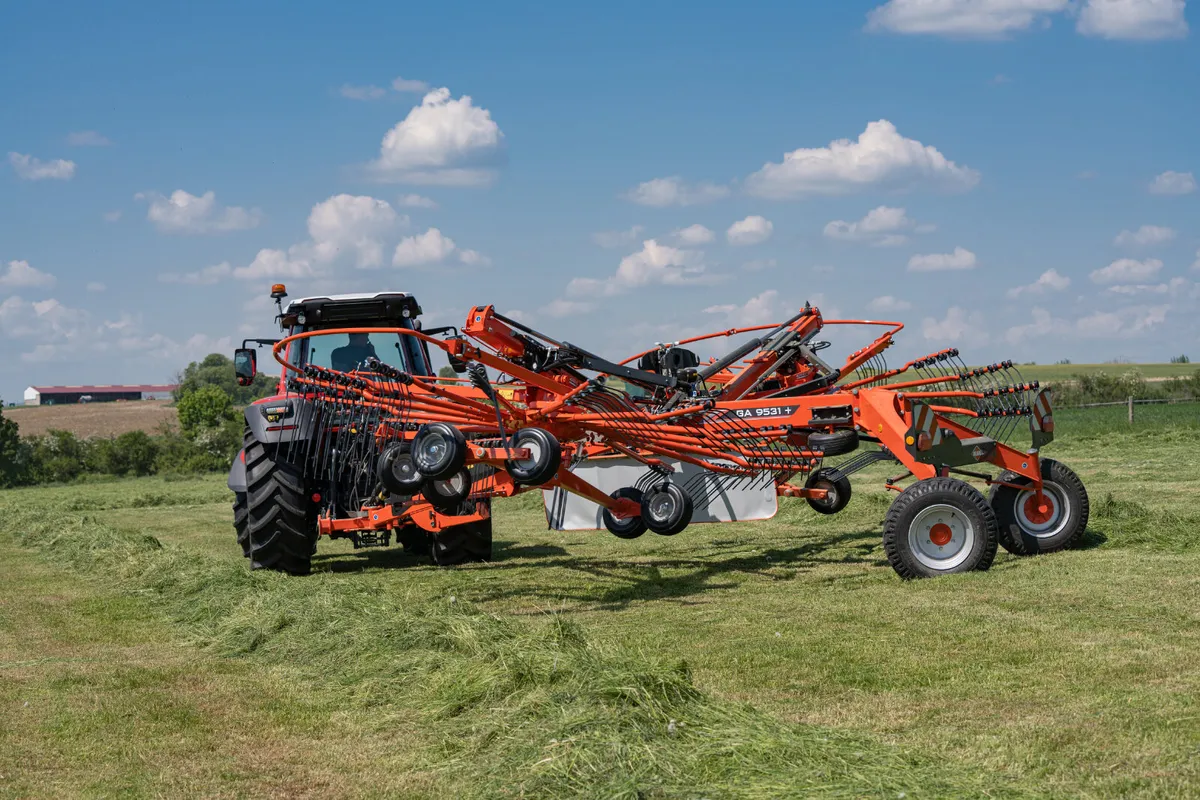 KUHN GA-1031 TWIN-ROTOR RAKES - Image 3