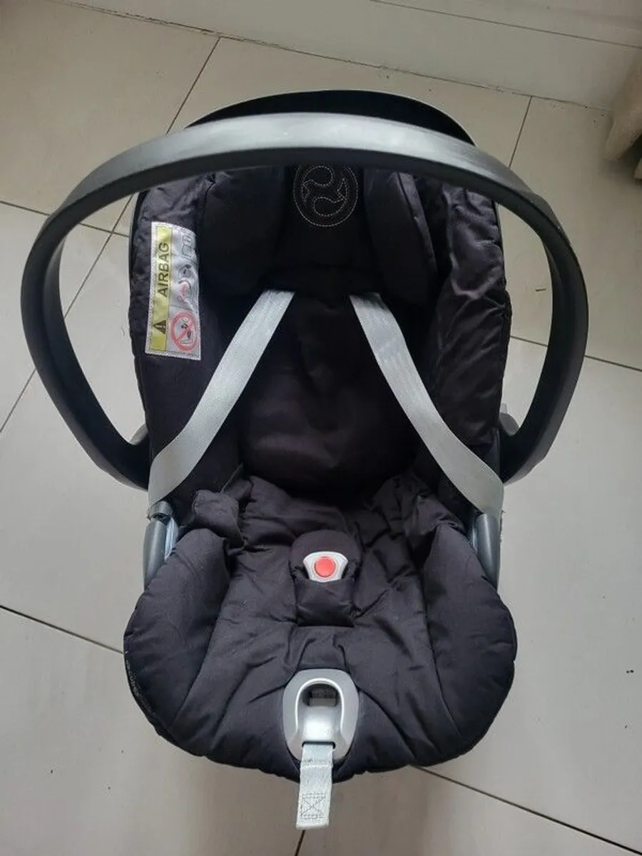 cybex baby car seat and base