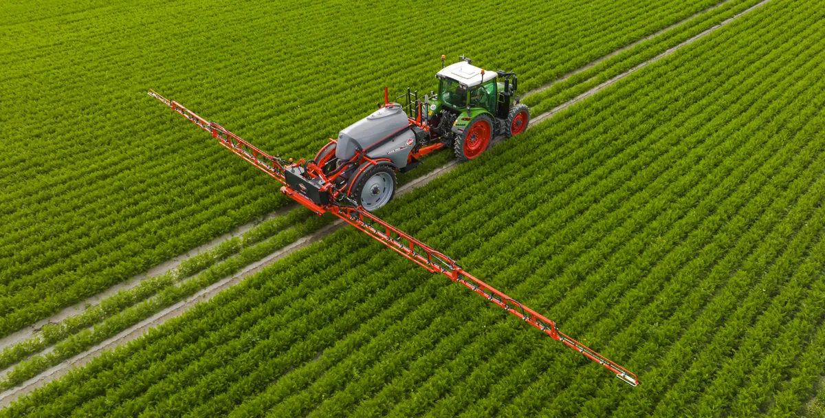 KUHN LEXIS TRAILED SPRAYER - Image 2