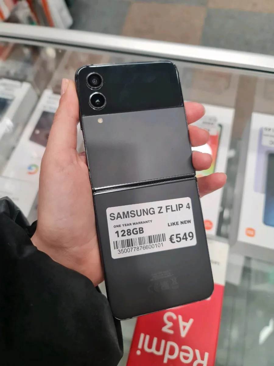 Samsung Z Flip 4 128GB UNLOCKED YEAR WARRANTY