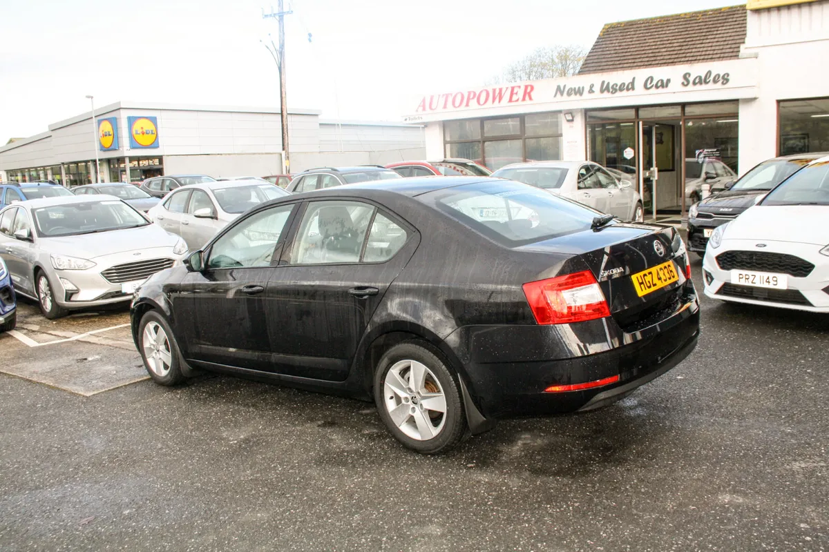2017 Skoda Octavia 1.4TSi SE 5-dr Petrol 6-sp - Image 2