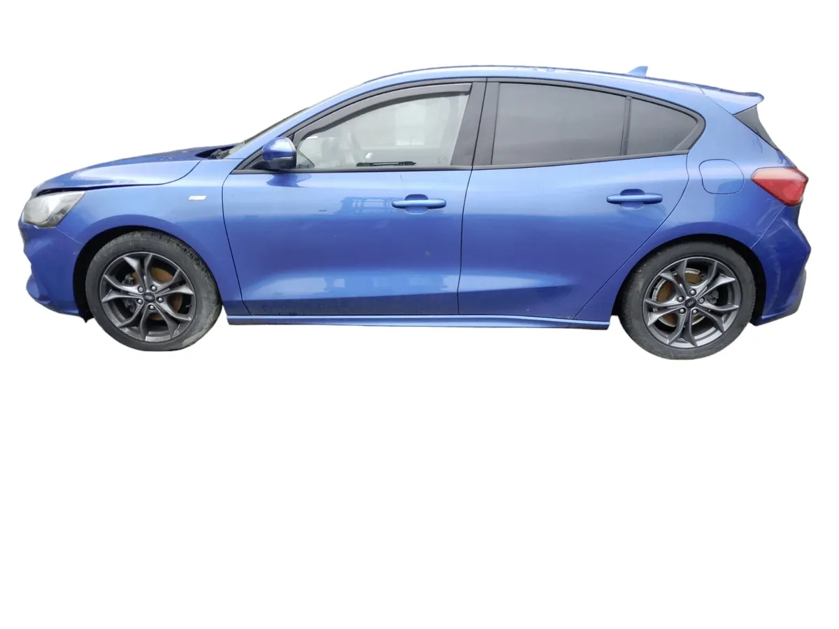 2020 FORD FOCUS ST LINE  For Breaking/Dismantling - Image 2