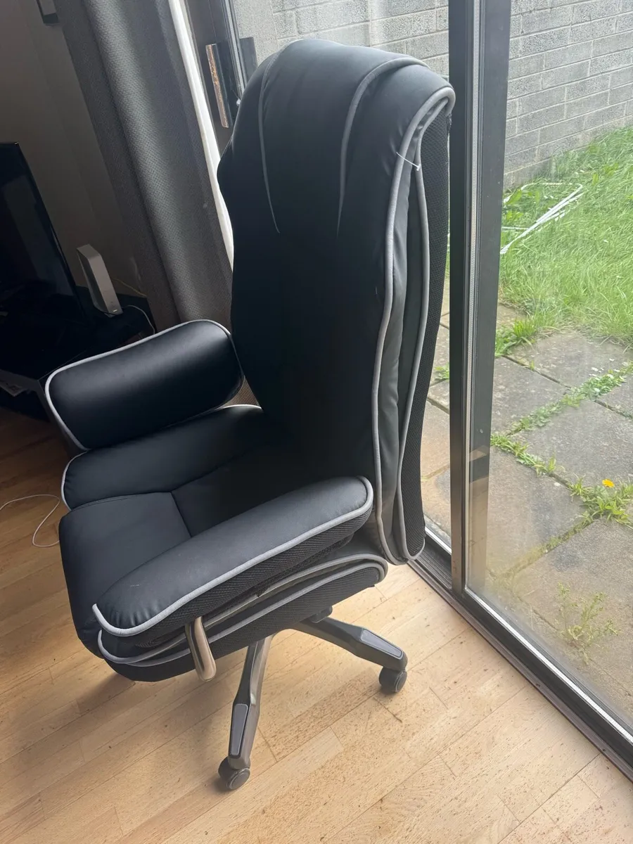 Office chair for sale in Co. Dublin for €150 on DoneDeal