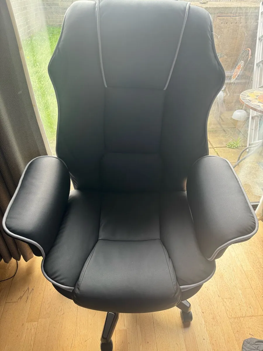 Office chair for sale in Co. Dublin for €150 on DoneDeal
