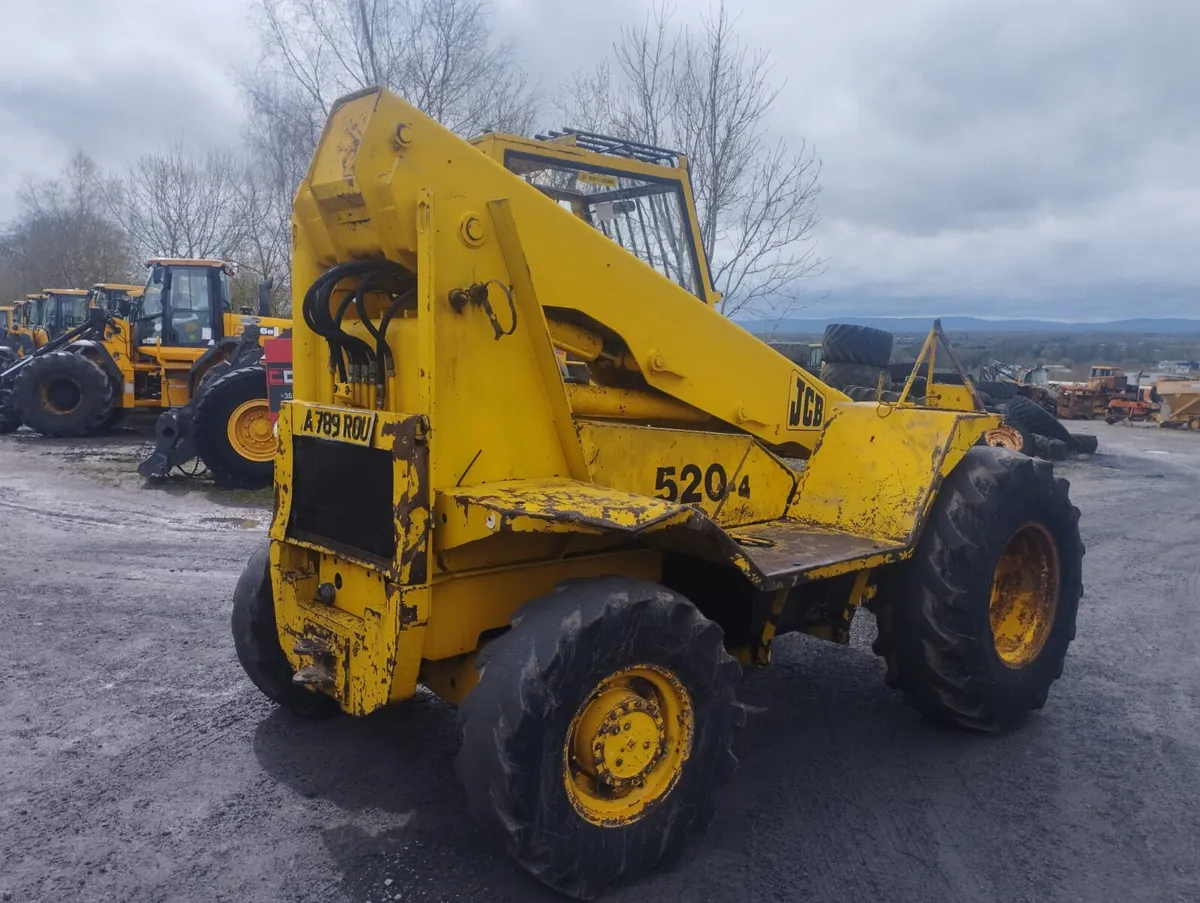 JCB 520/4 Telescopic Forklift - Image 3