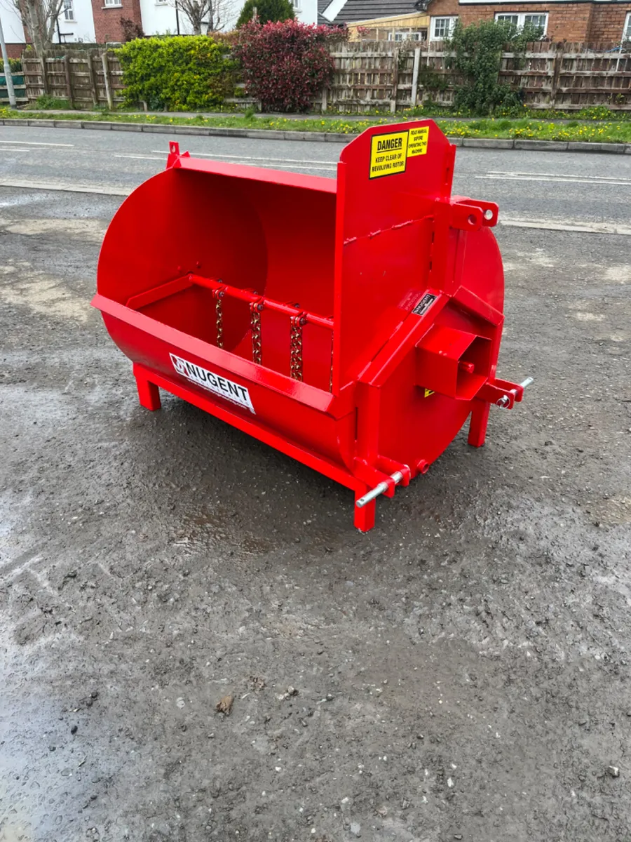 Nugent mini muck spreader - Image 1