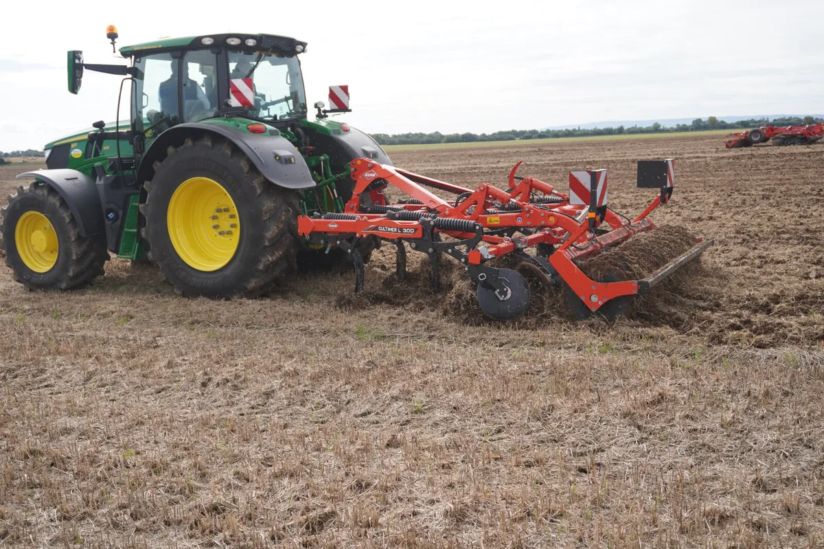 KUHN CULTIMER Stubble Cultivator - Image 1