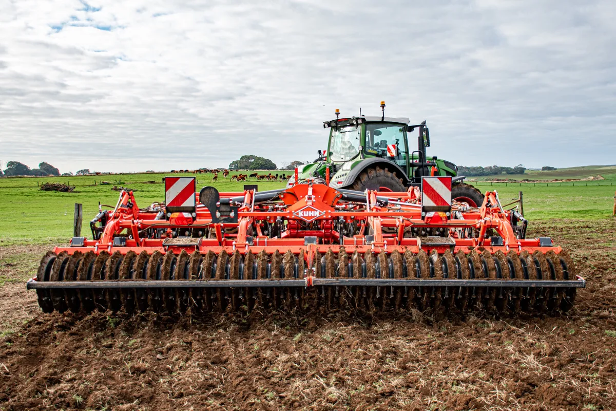 KUHN PERFORMER DEEP DISC & TINE CULTIVATOR - Image 4