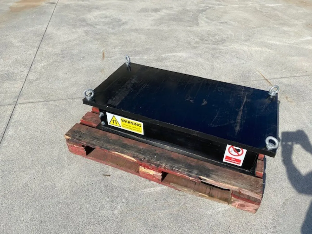 Roco M810P Permanent Magnet Block (New) £2,400 - Image 1