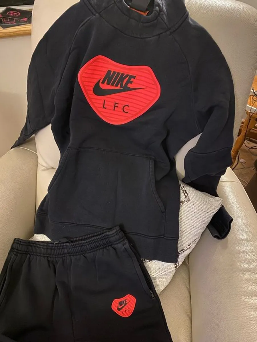 black Nike LFC liverpool tracksuit