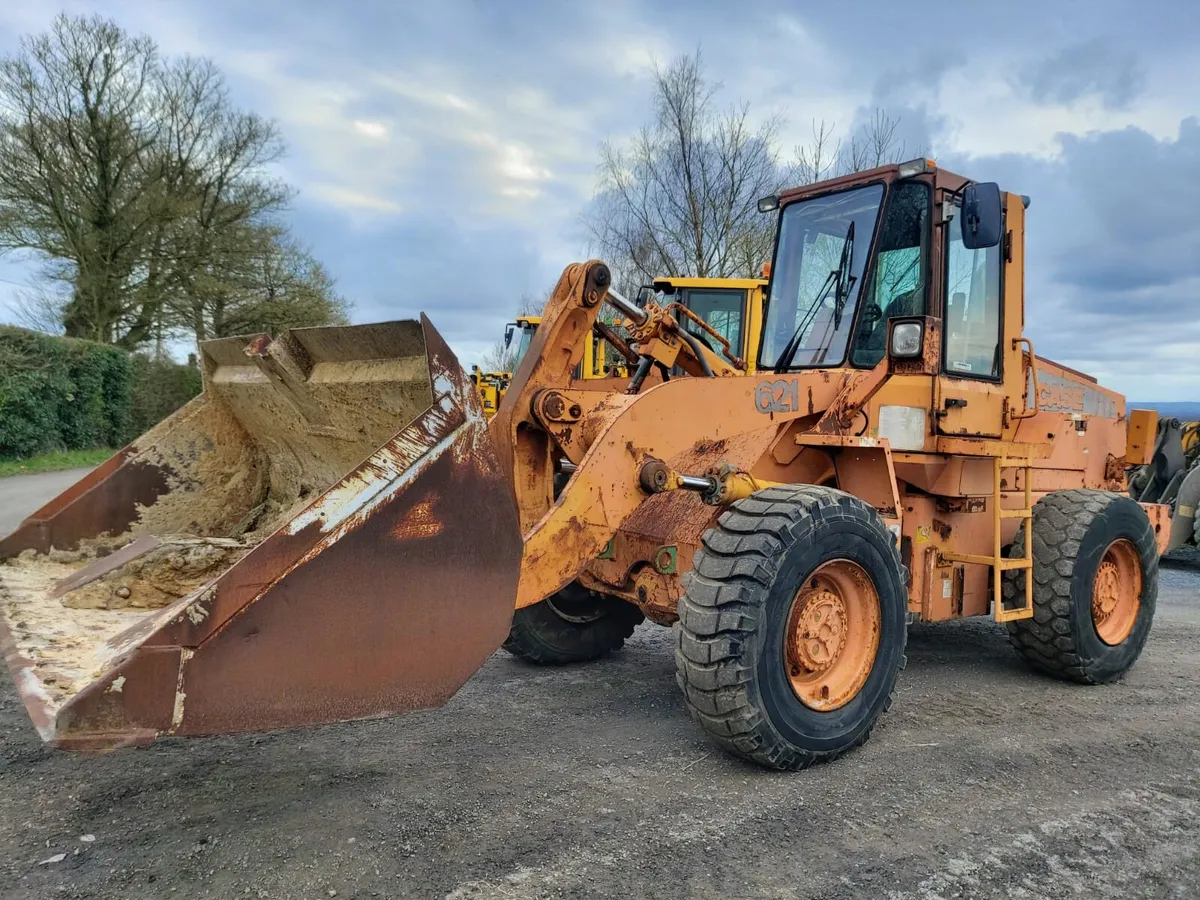 Case 621 Loading Shovel - Image 2