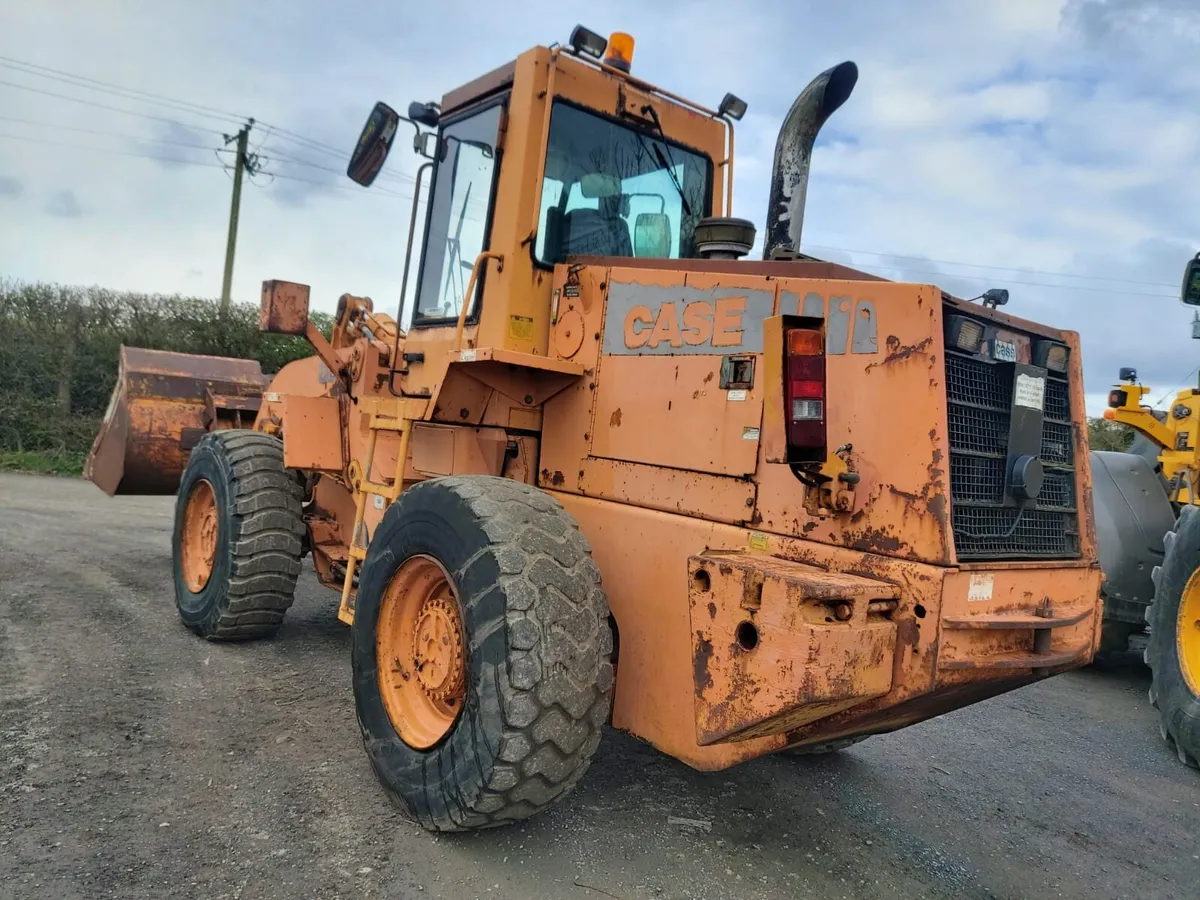 Case 621 Loading Shovel - Image 3