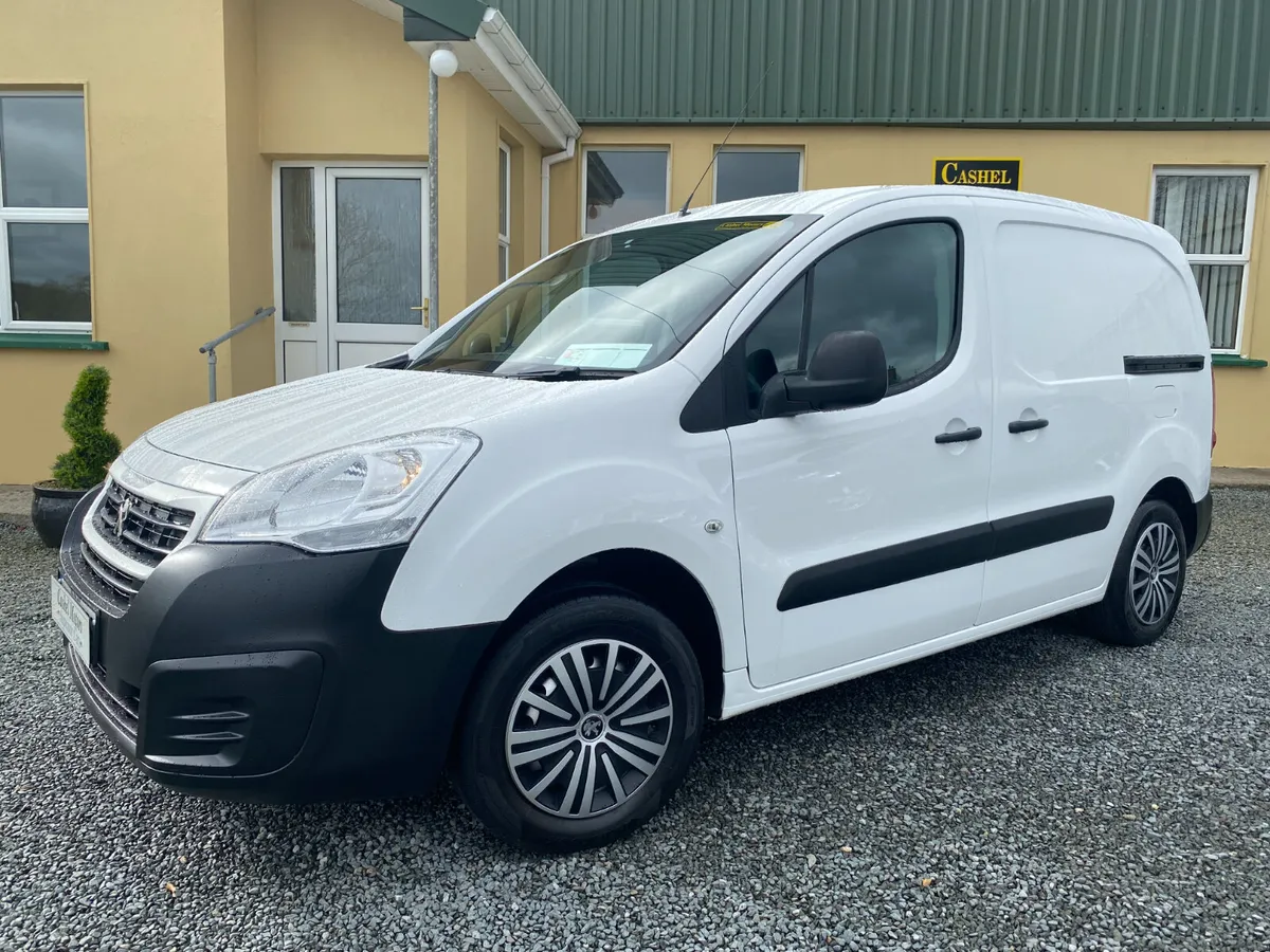 3 Seats ''LOW KLMs''- Warranty & Finance Supplied - Image 1