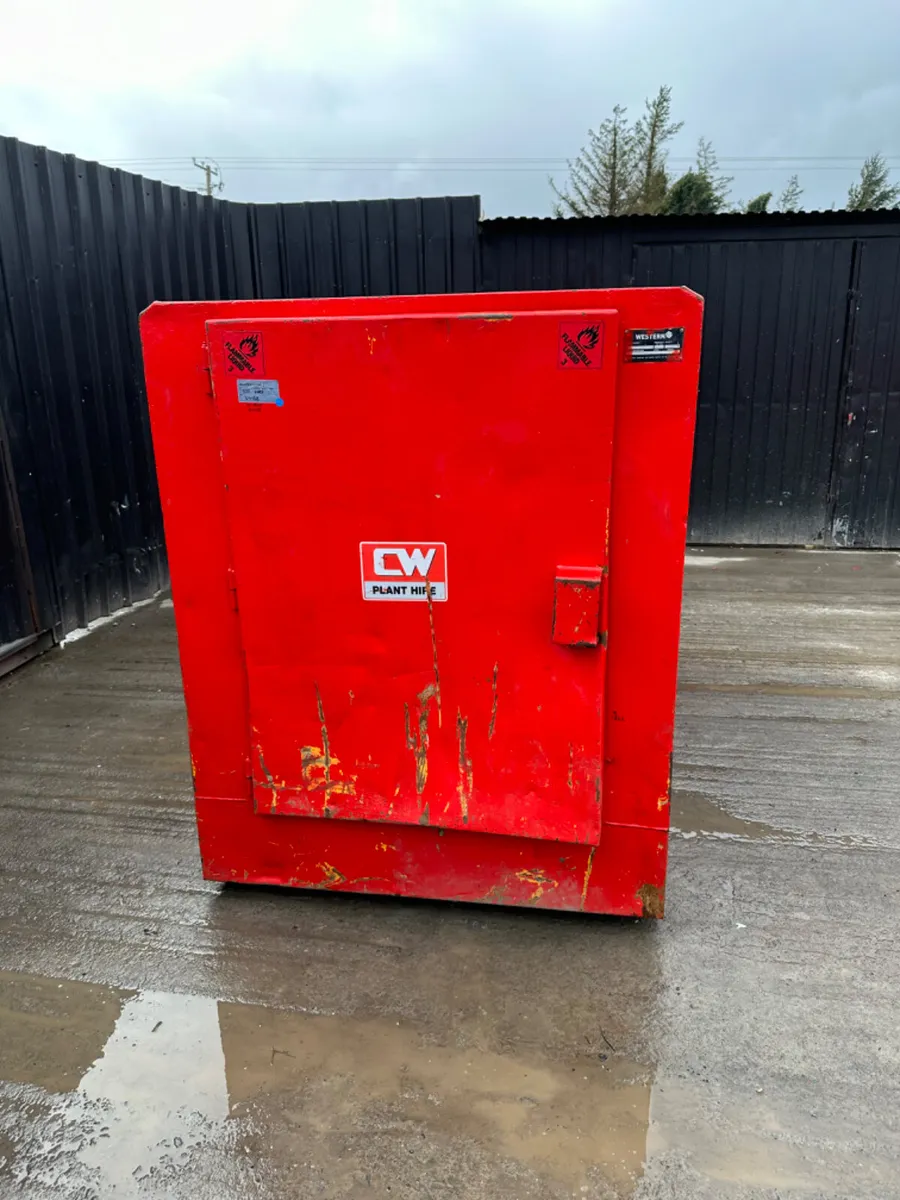 2200L Bunded Diesel Boswer - Image 2