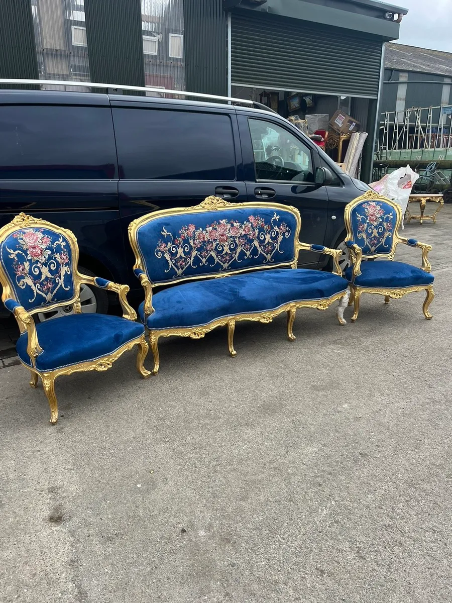 Terence Clifford Antiques. Sale - Image 1