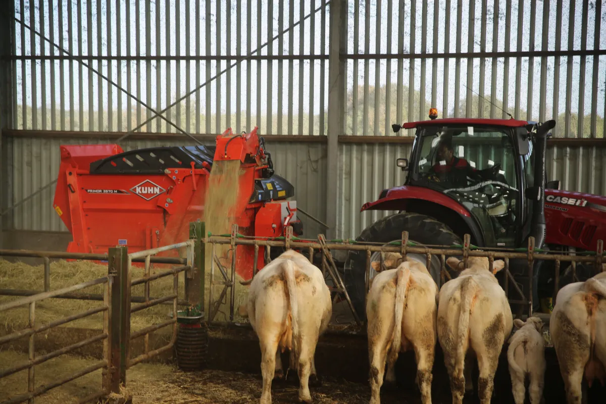 Kuhn Primor Trailed Straw Blower & Feeder - Image 3