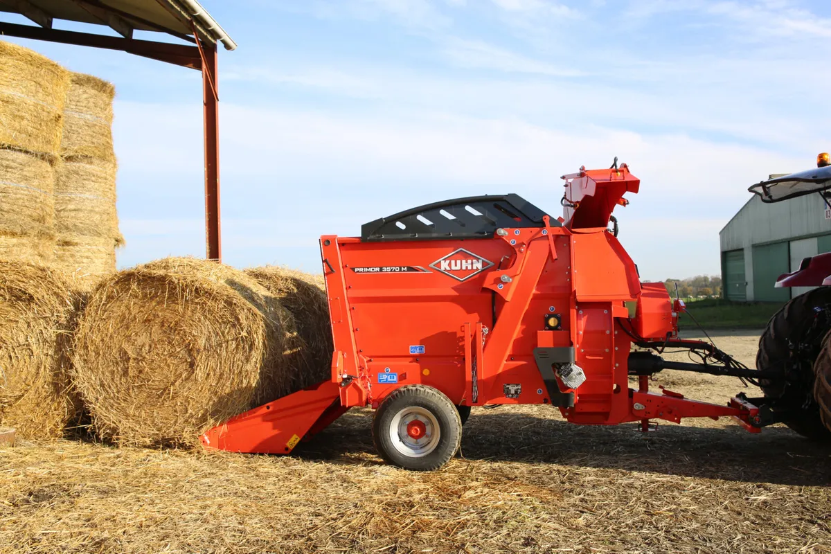 Kuhn Primor Trailed Straw Blower & Feeder - Image 4