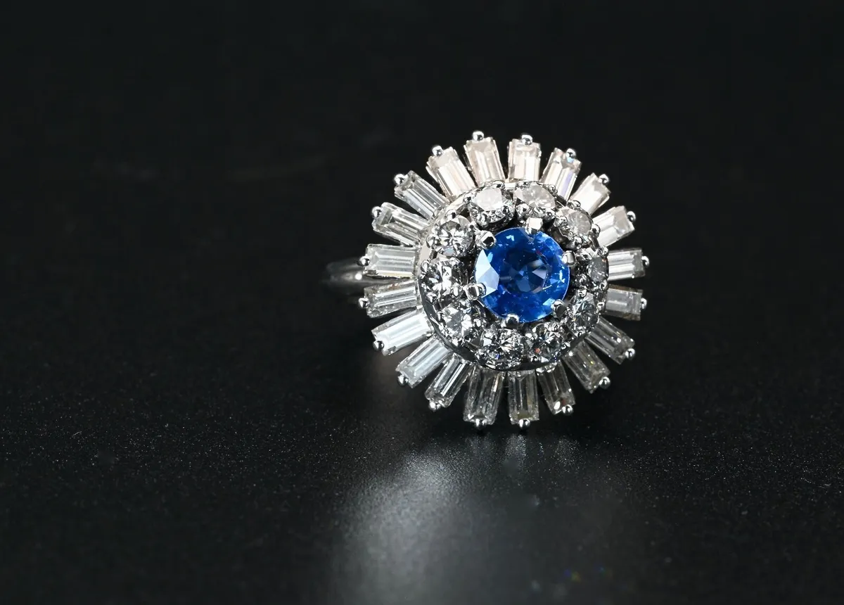 Vintage 1950/60s Sapphire & Diamond Ballerina ring - Image 2