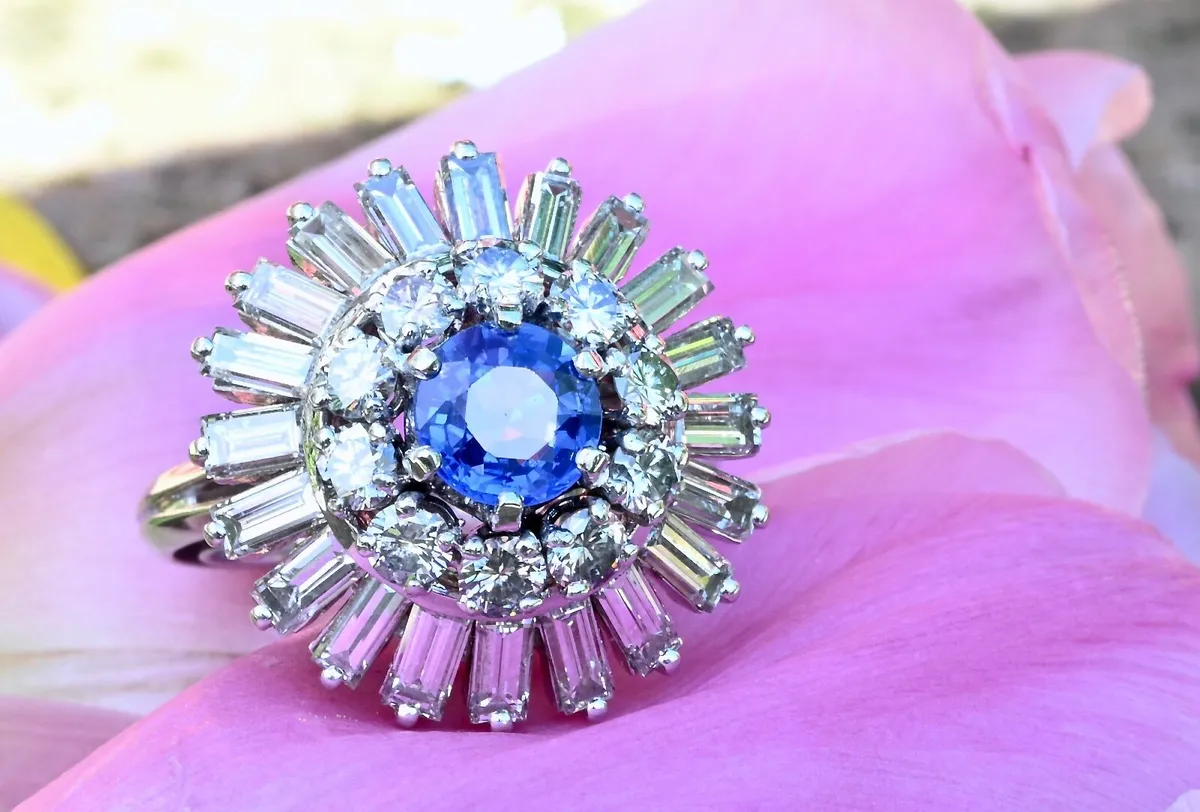 Vintage 1950/60s Sapphire & Diamond Ballerina ring - Image 3