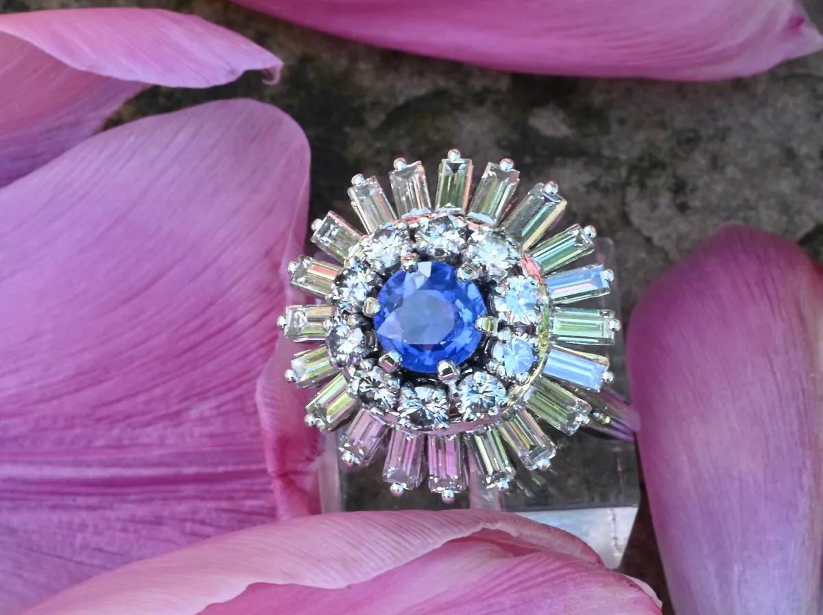 Vintage 1950/60s Sapphire & Diamond Ballerina ring - Image 4