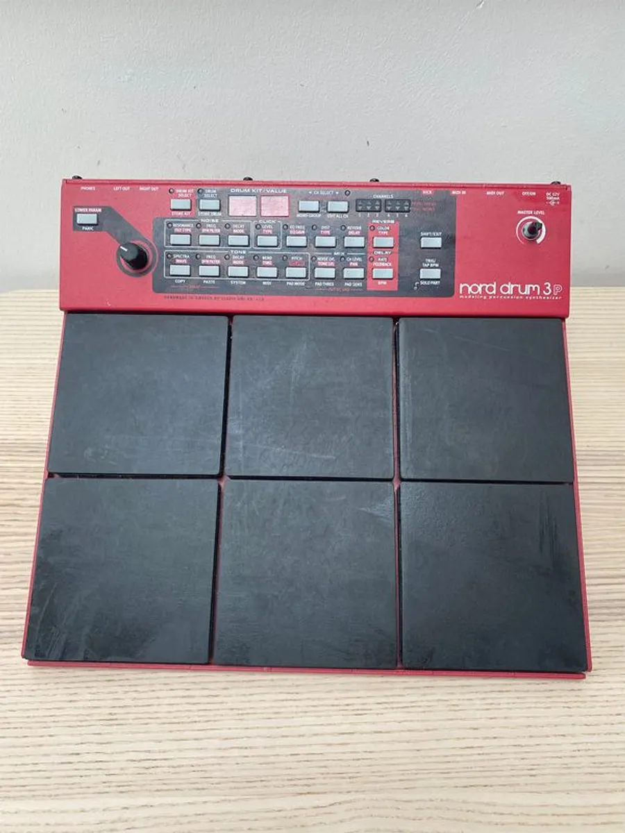 Nord Drum Machine / Synthesizer