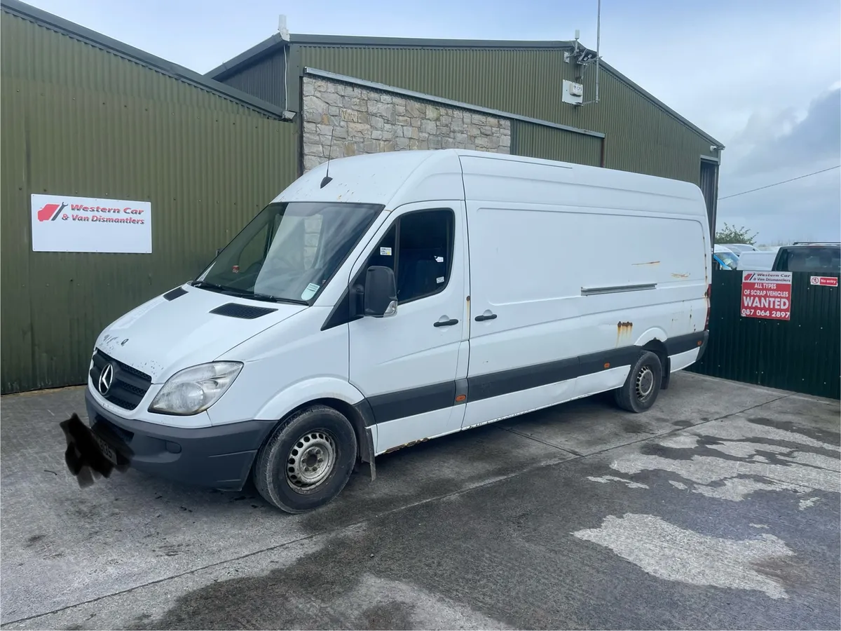 132 Mercedes sprinter 313 cdi for dismantling