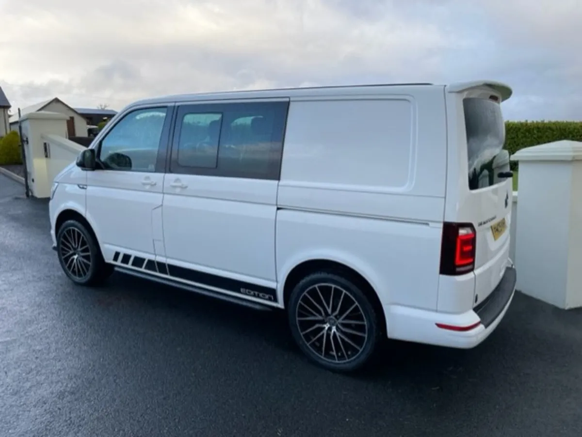 Volkswagen Transporter Crew Van - Image 2