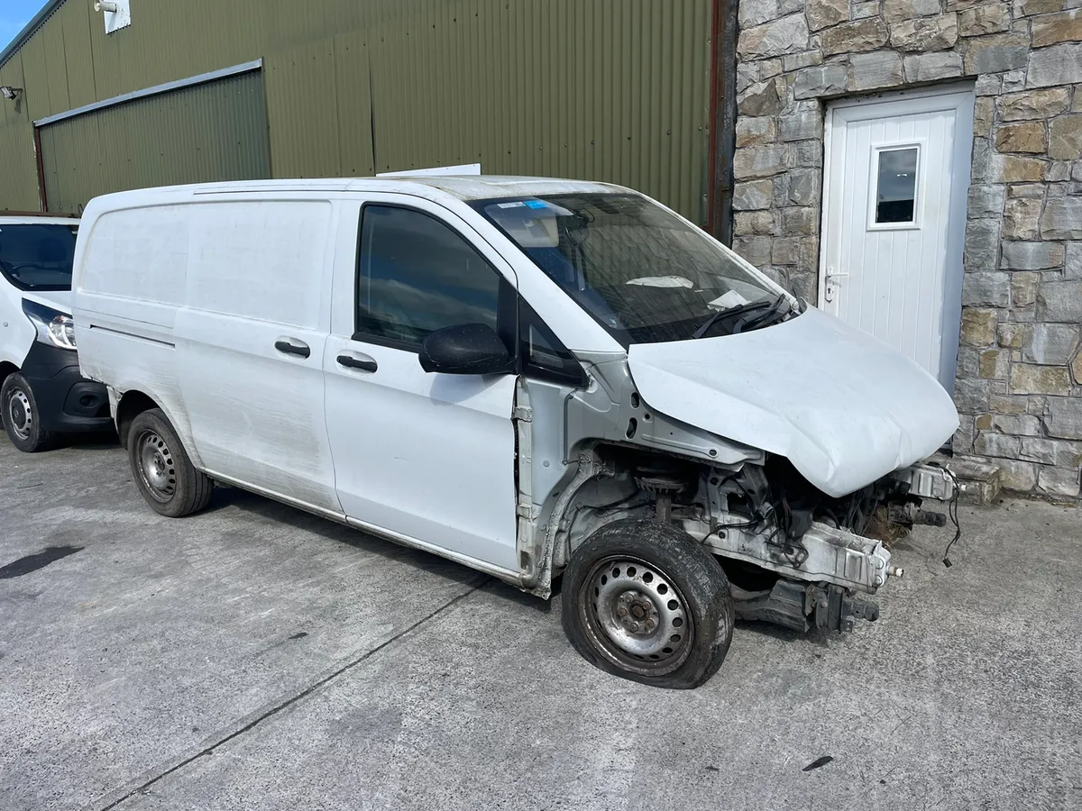 15 Mercedes Vito 1.6 diesel for dismantling