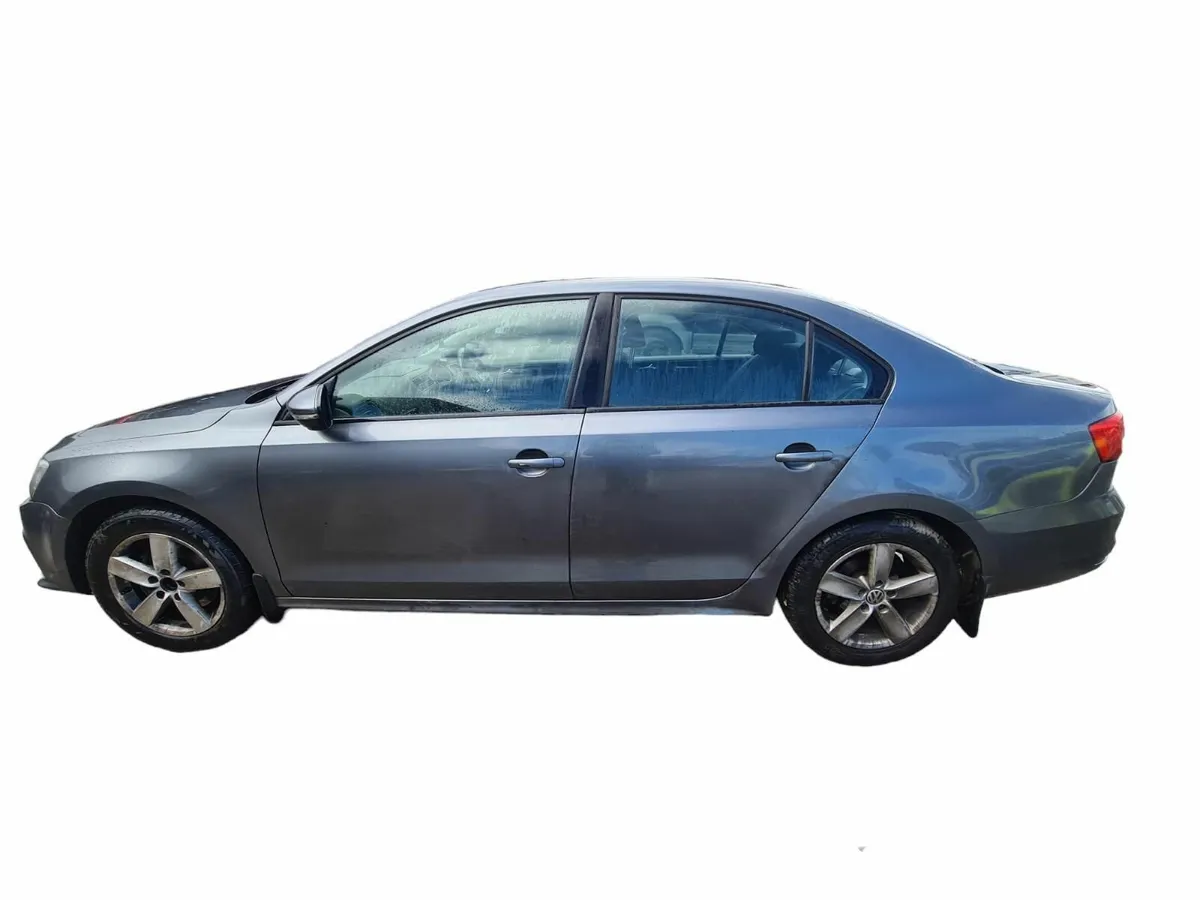 *** 15 VW JETTA 2.0 TDI FOR BREAKING *** - Image 4