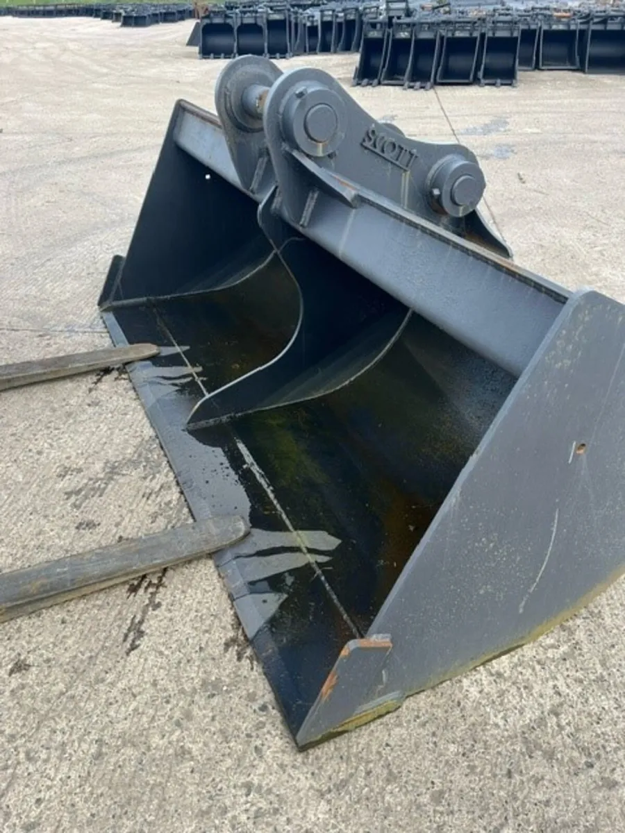 8ft sheugh/grading bucket to suit 35 ton machine - Image 3