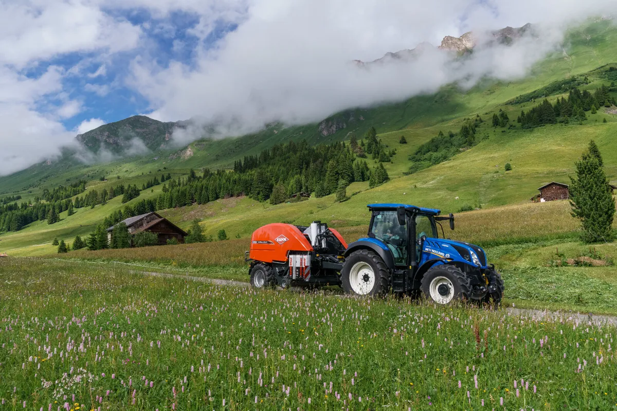 KUHN i-BIO+ Baler-Wrapper Combination - Image 4