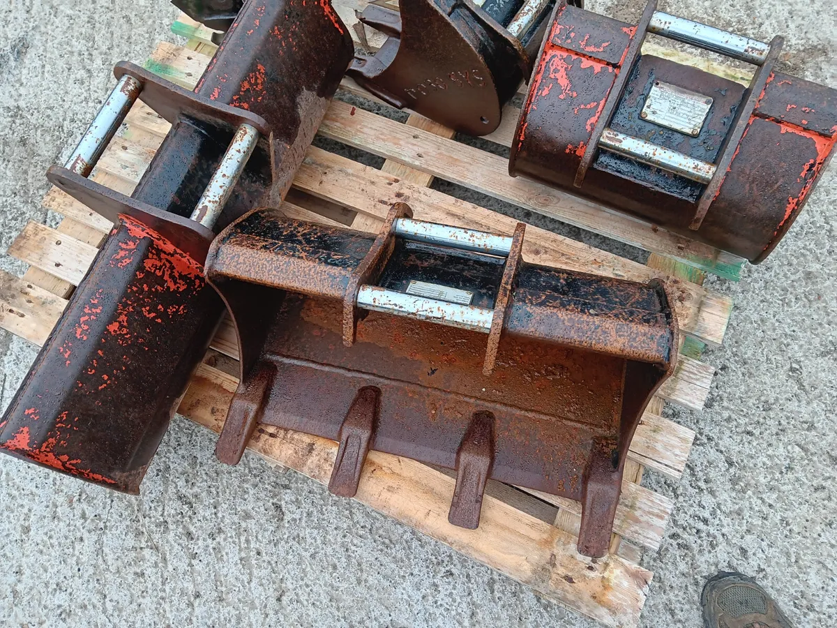Full set of buckets - Image 2