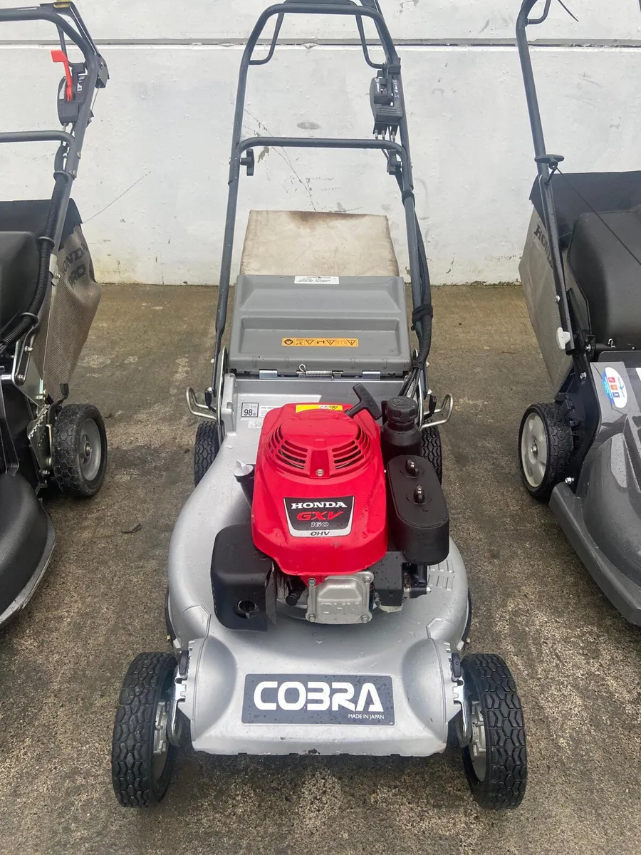 Used Professional Honda Mowers - Image 3