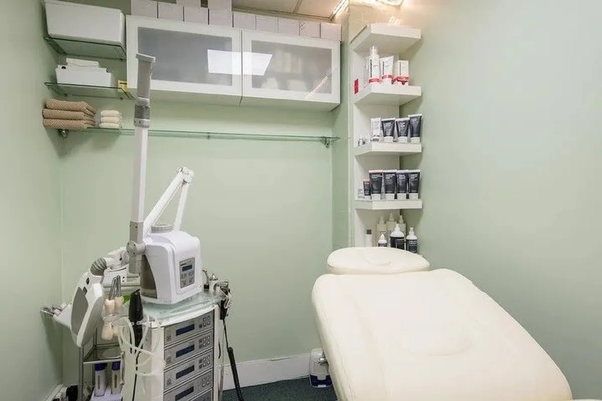 Beauty salon room to rent dublin city centre for sale in Co. Dublin for