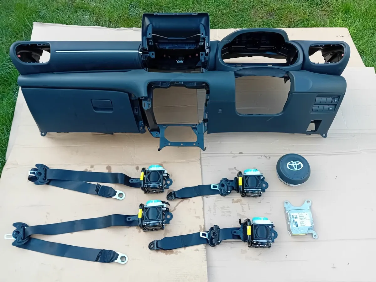 TOYOTA YARIS 2020 - 2023 AIRBAG KIT, FRONT BUMPER - Image 1