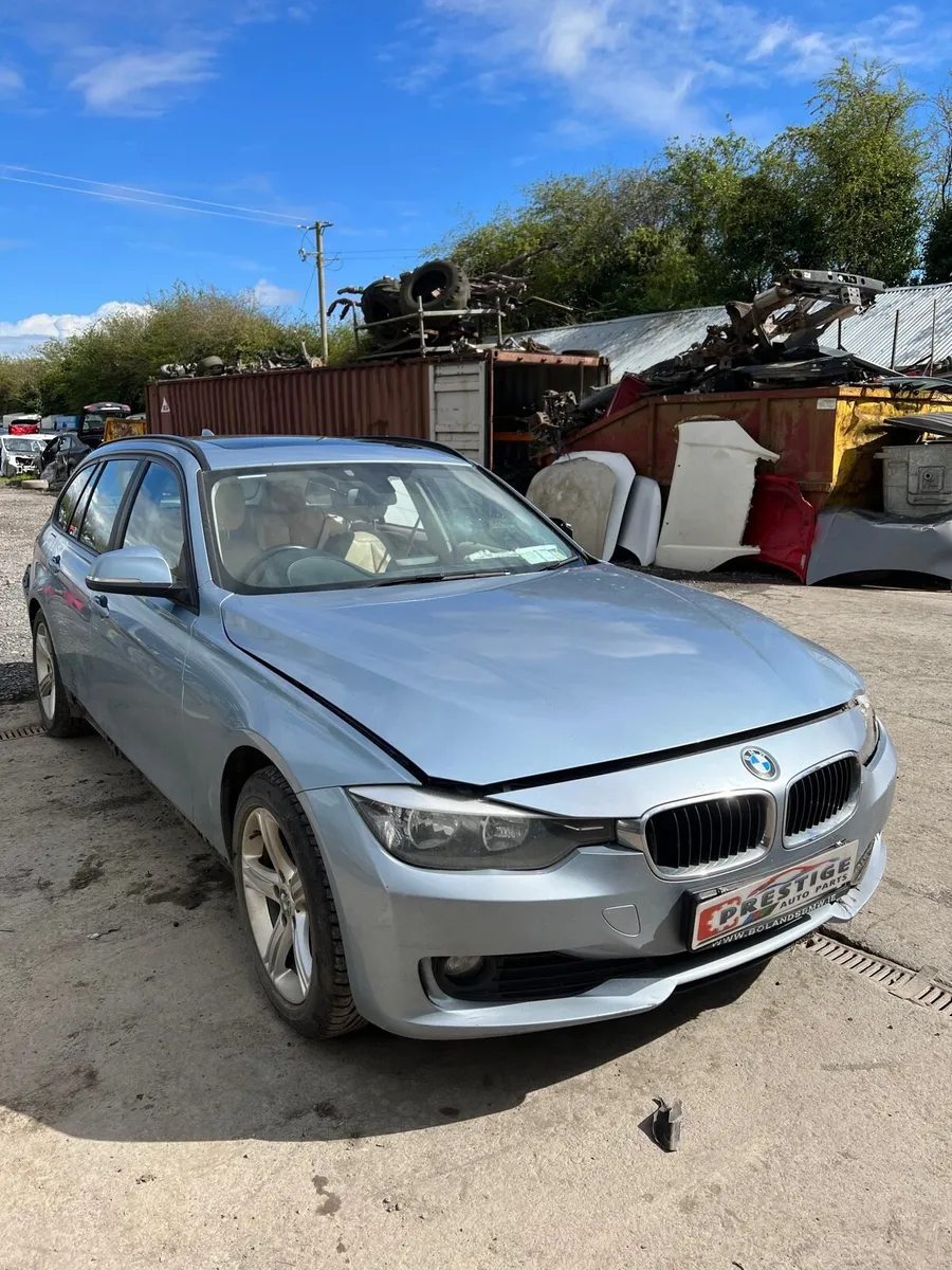 Breaking bmw 318d 2013 f31 estate b40