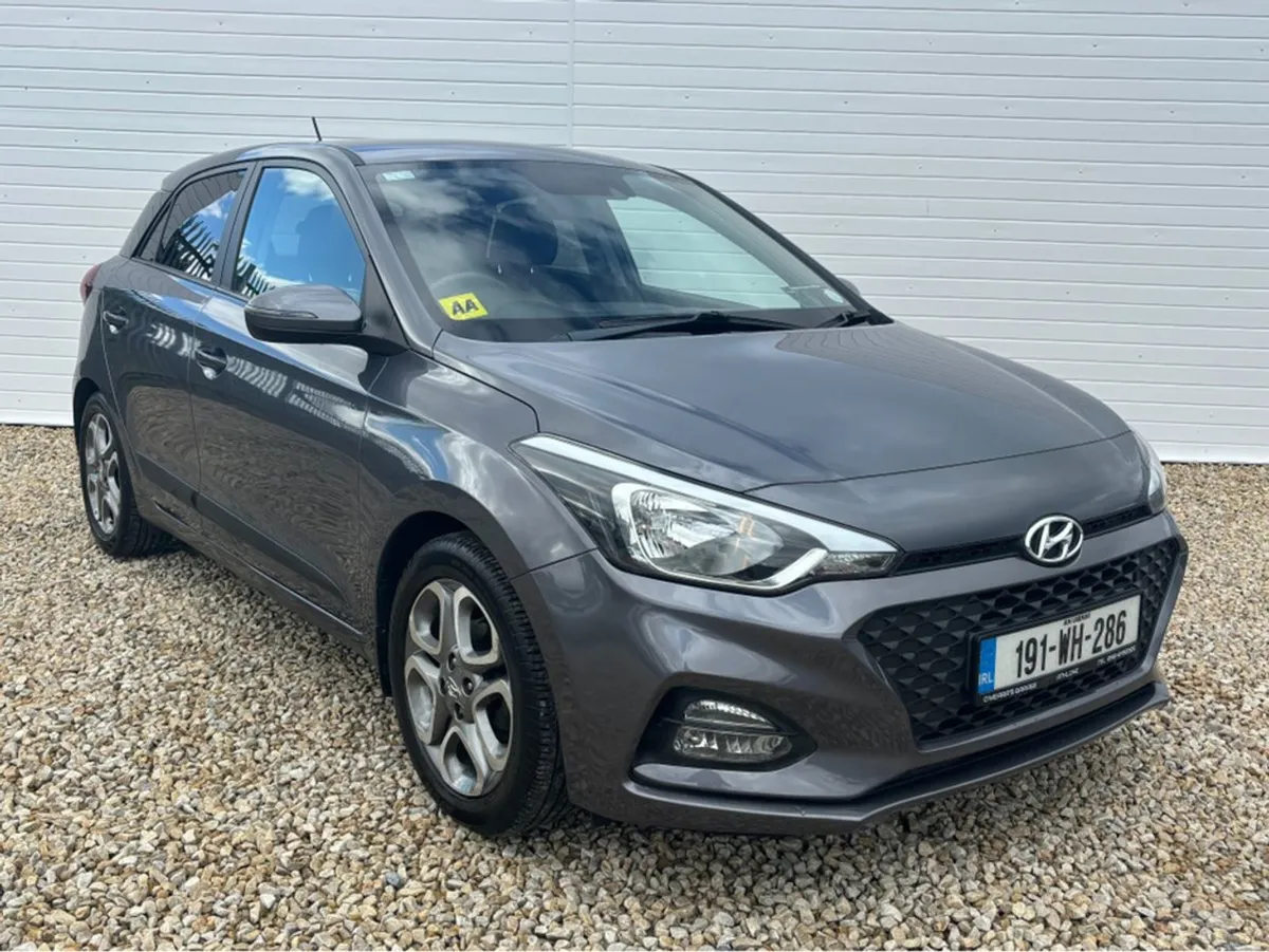 Hyundai i20 Active Deluxe 5DR - Image 2