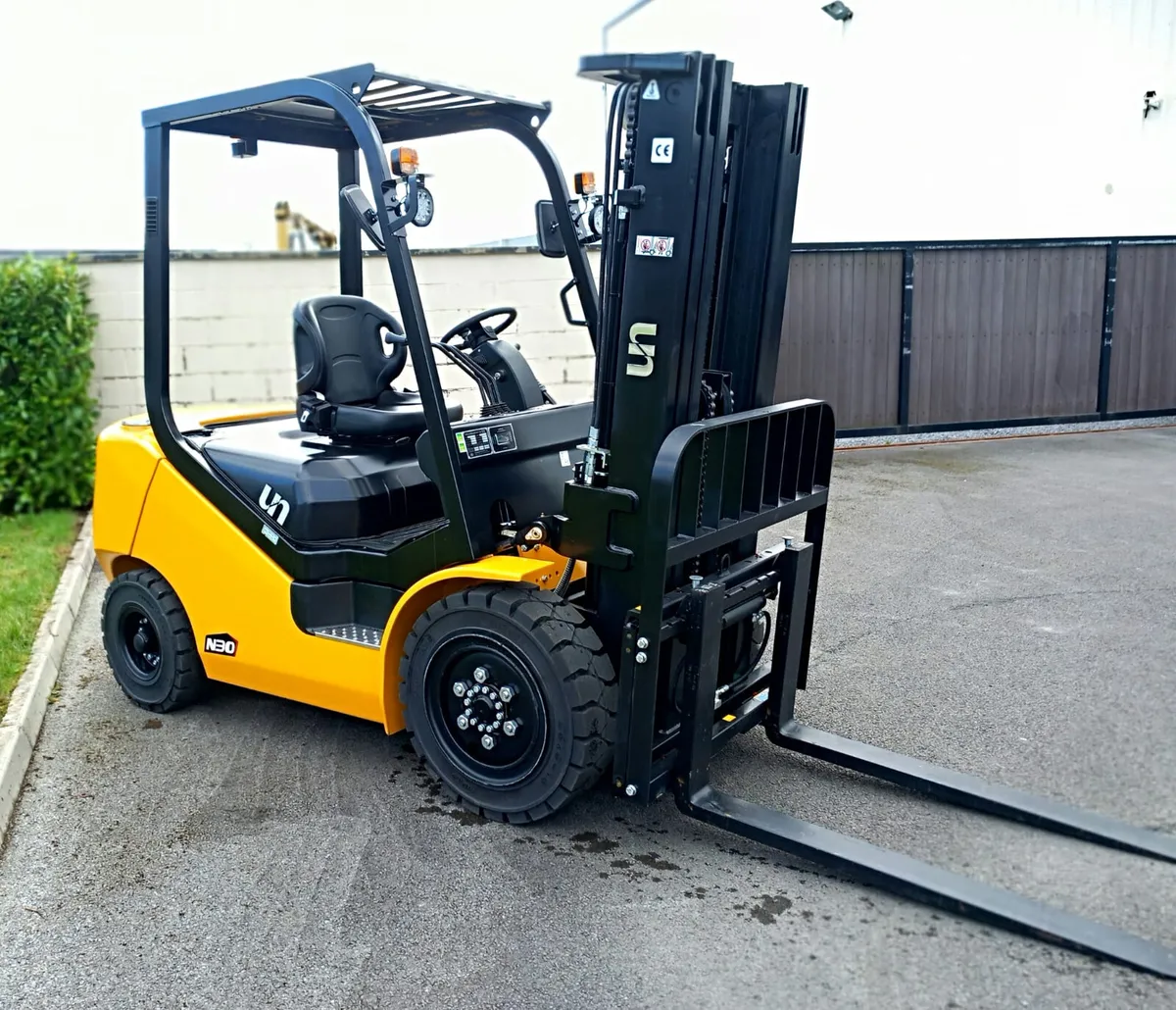 New 2024 3 ton UN Forklift *FINANCE AVAILABLE* - Image 2