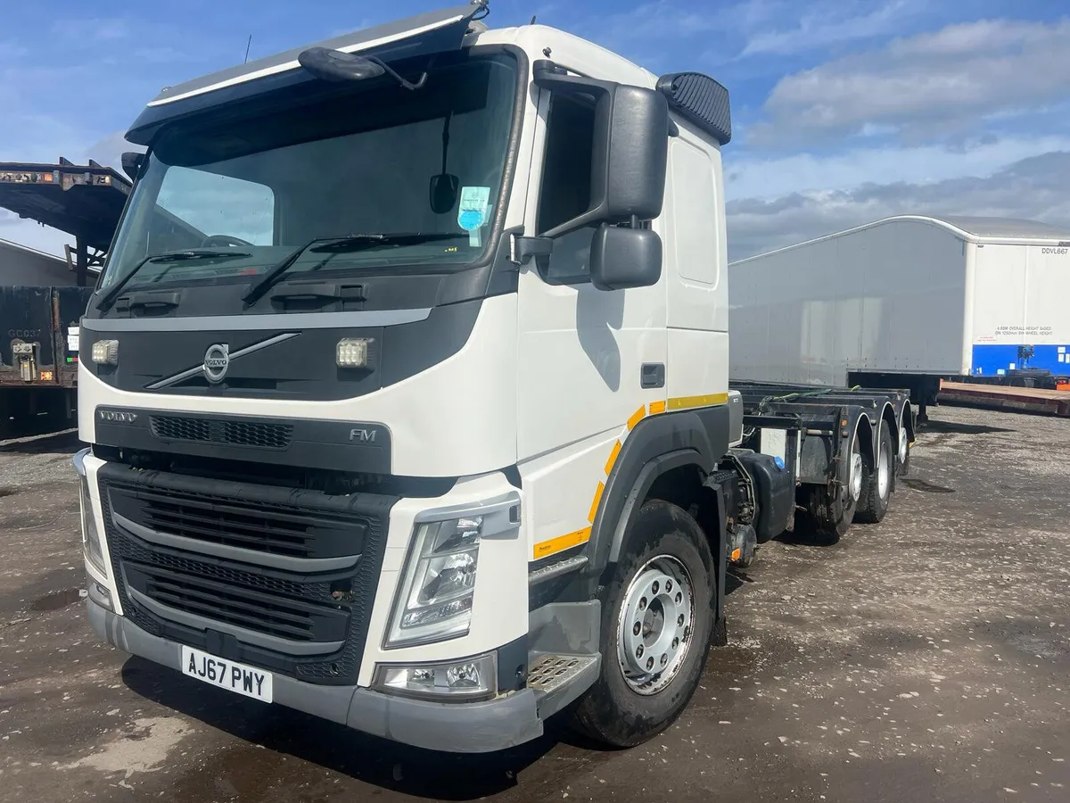 2017 8x2 volvo FM450 Sleepcab Tridam twin lift