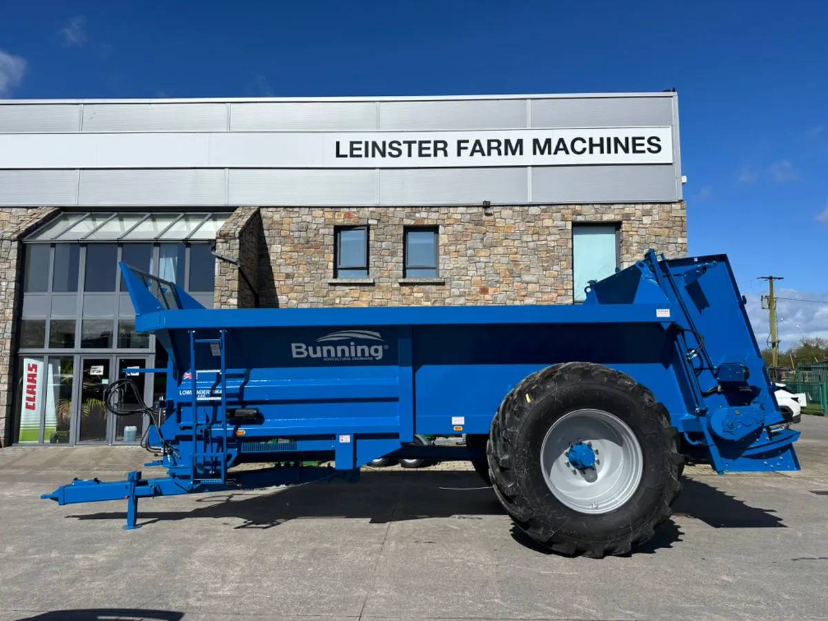 Bunning 150 rear discharge dung spreader in stocj - Image 1