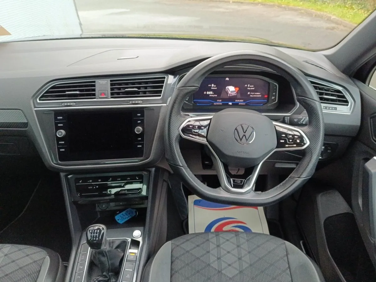 Volkswagen Tiguan 2.0 TDI 150HP R-line M6F Black - Image 4