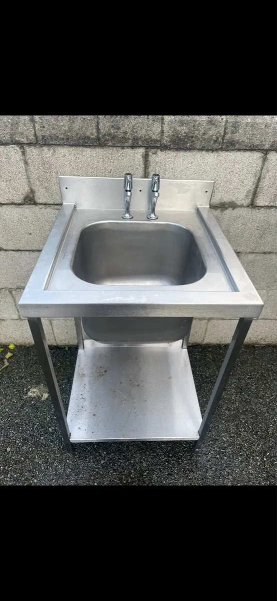 Stainless steel sink - Image 1