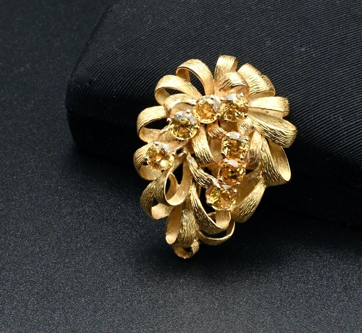 Vintage 1970s Yellow Sapphire Brooch / Pin - 18ct - Image 4